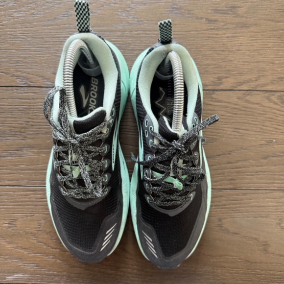 Brooks Cascadia 16 Women’s Size 8 (B regular) Running Shoes Hiking Black Mint - Picture 3 of 10